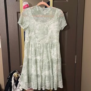 Women’s spring knee length dress!!